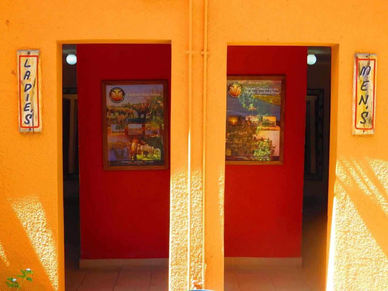 Ostello Jollyboys Backpackers Livingstone Esterno foto